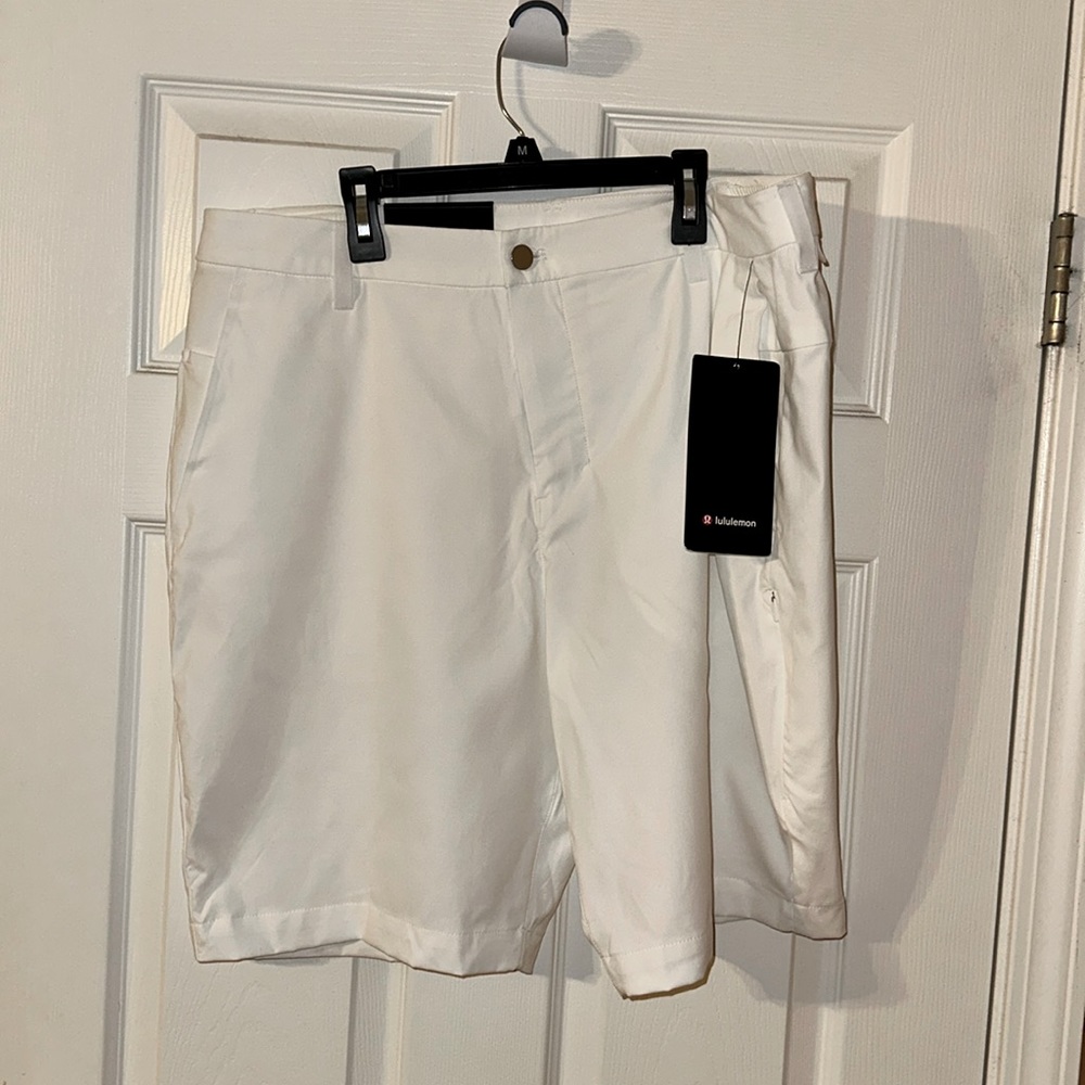 Men’s Lululemon Commission Golf Short 10” white size 36